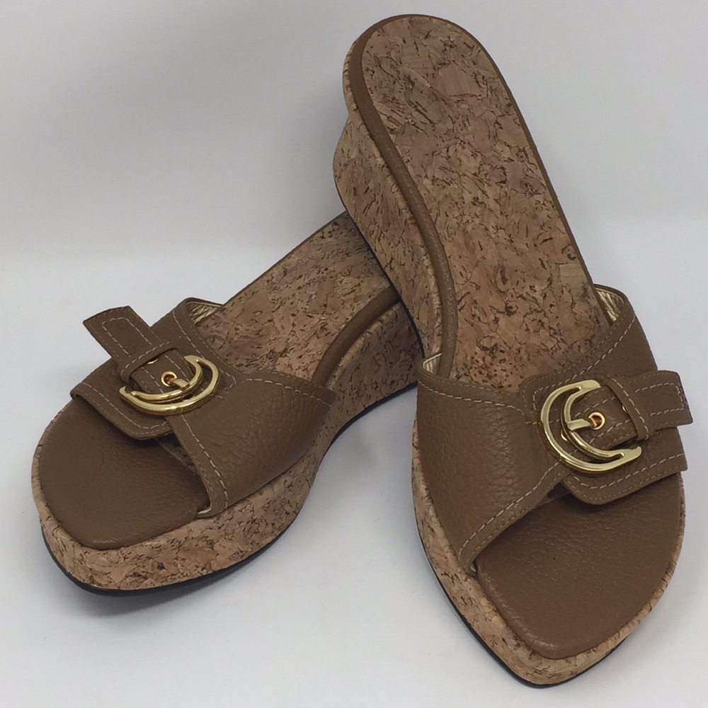 Brown Leather Gold Buckle Stuart Weitzman Sandal
